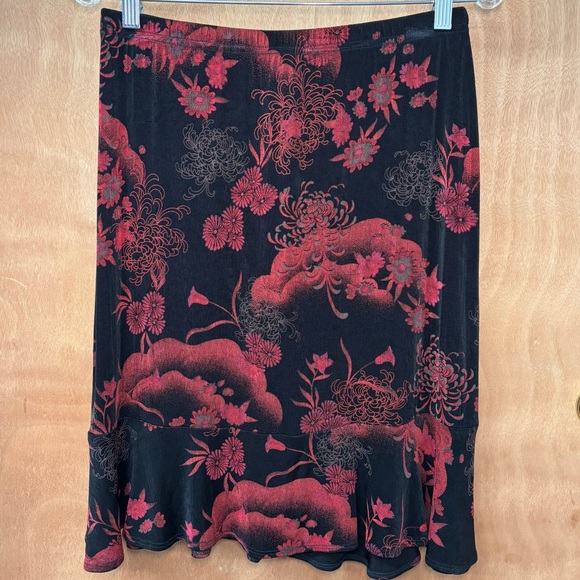 Christina Hope Petite Dresses & Skirts - 90s/y2k slinky above knee skirt with red floral pattern, size petite medium